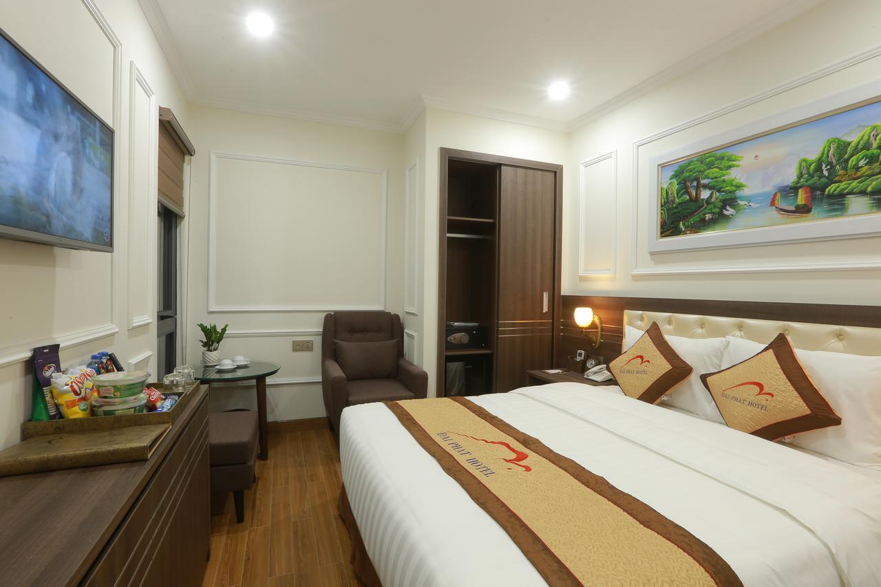 Dai Phat Hotel Hanoi Exterior photo